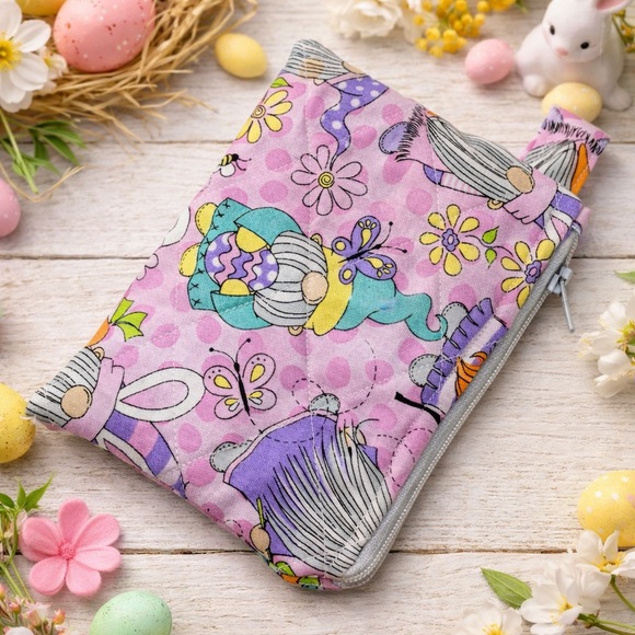 Easter Gnome Quilted Keychain Wallet - Picture 2 of 4